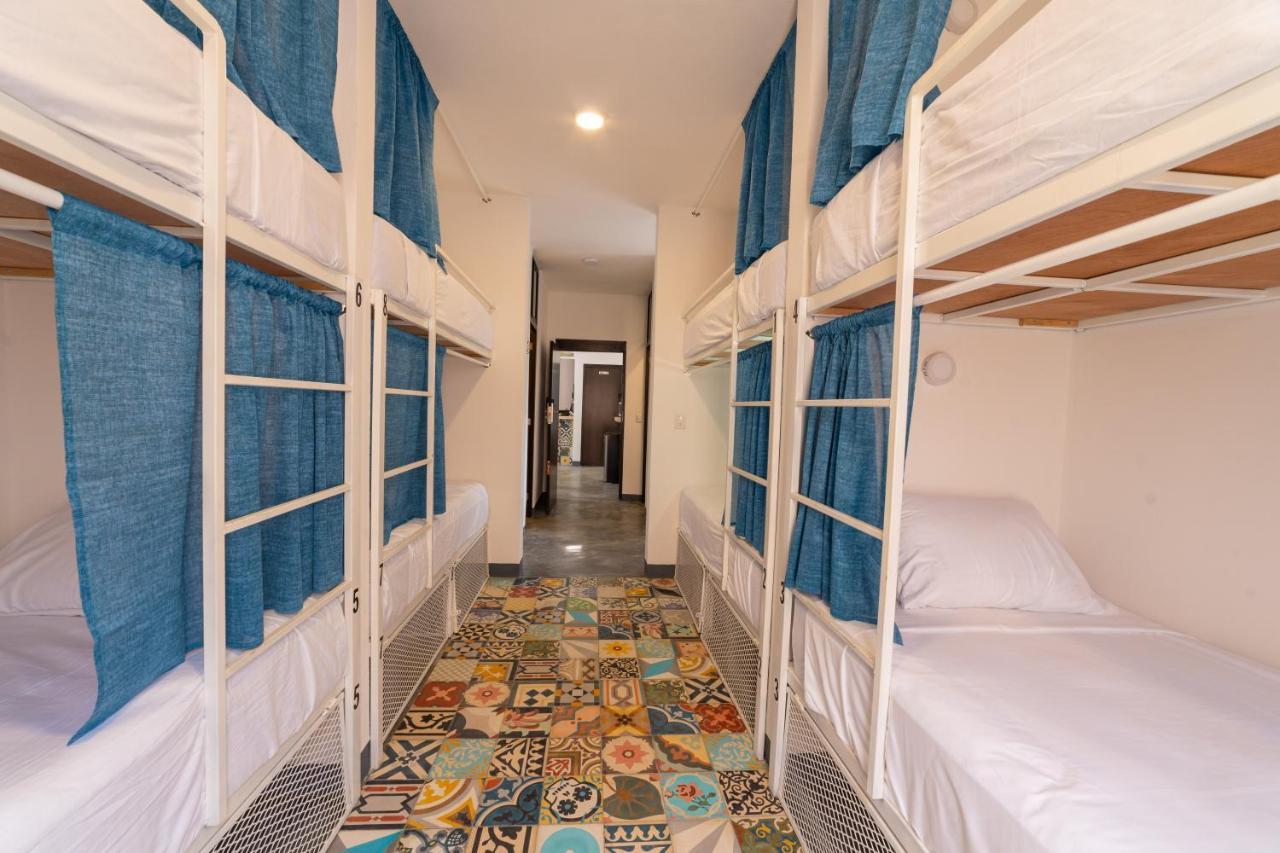 New Friends Hostel & Bar Adults Only Valladolid  Eksteriør billede