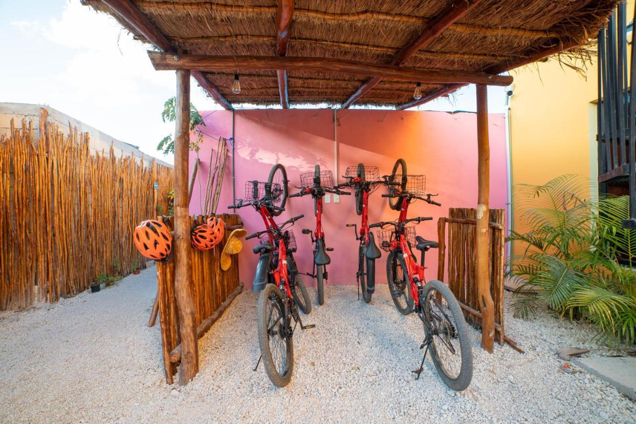 New Friends Hostel & Bar Adults Only Valladolid  Eksteriør billede
