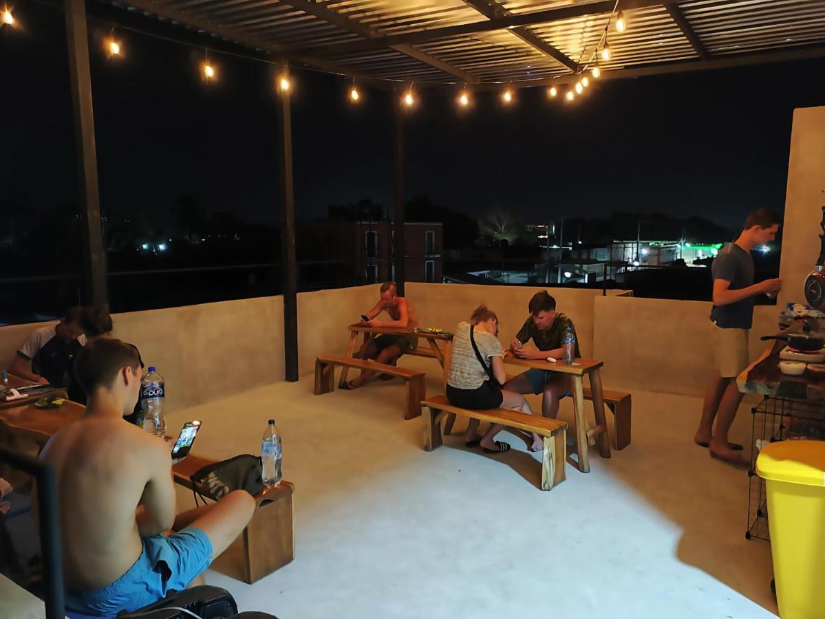 New Friends Hostel & Bar Adults Only Valladolid  Eksteriør billede